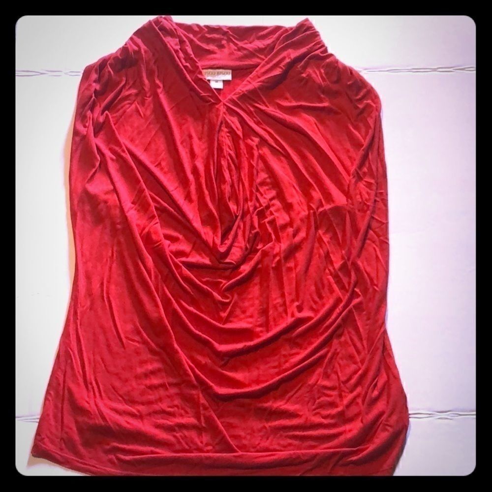 3/$15 or 5/$20 Bisou Bisou red top size Medium